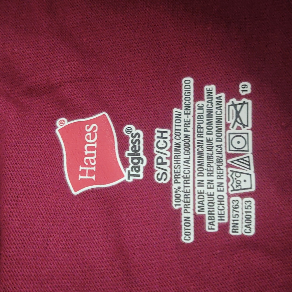 *SALE* NWOT Bundle of 2 Hanes Tagless Maroon Shirts Size S - Picture 2 of 2